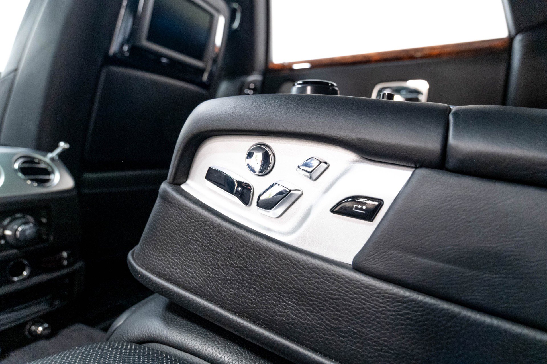 Used 2012 Rolls-Royce Ghost RWD image 36