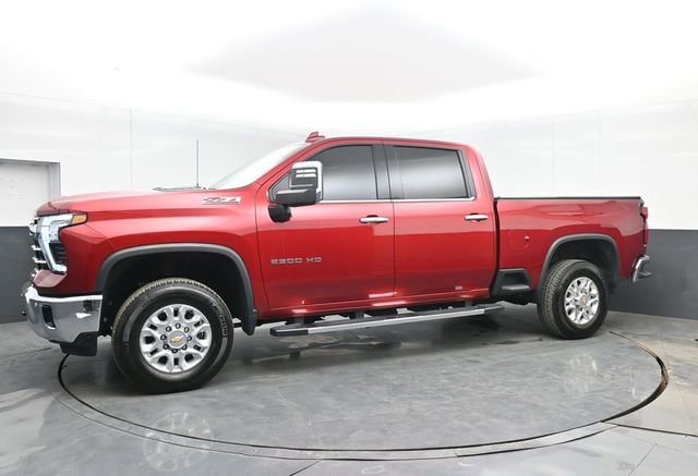 Used 2025 Chevrolet Silverado 2500 LTZ w/ LTZ Convenience Package image 11