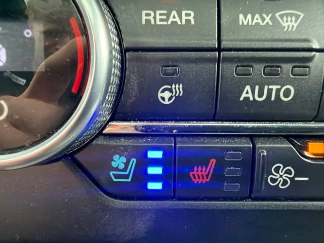 Used 2019 Ford Expedition Limited w/ Equipment Group 302A AWD/4WD image 45