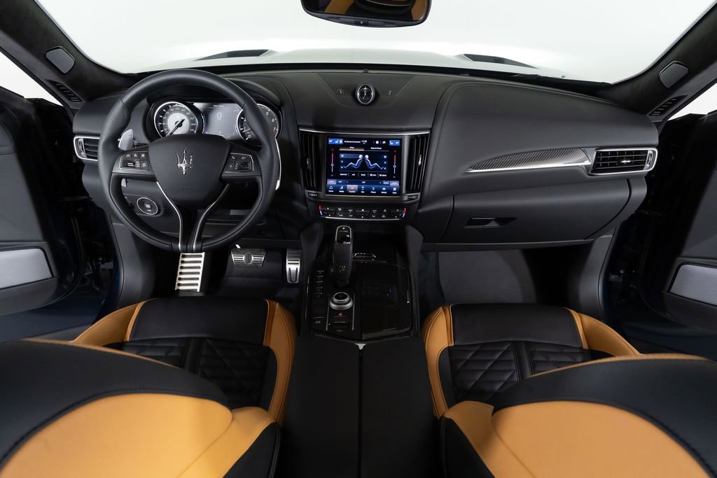 Used 2024 Maserati Levante Trofeo image 44