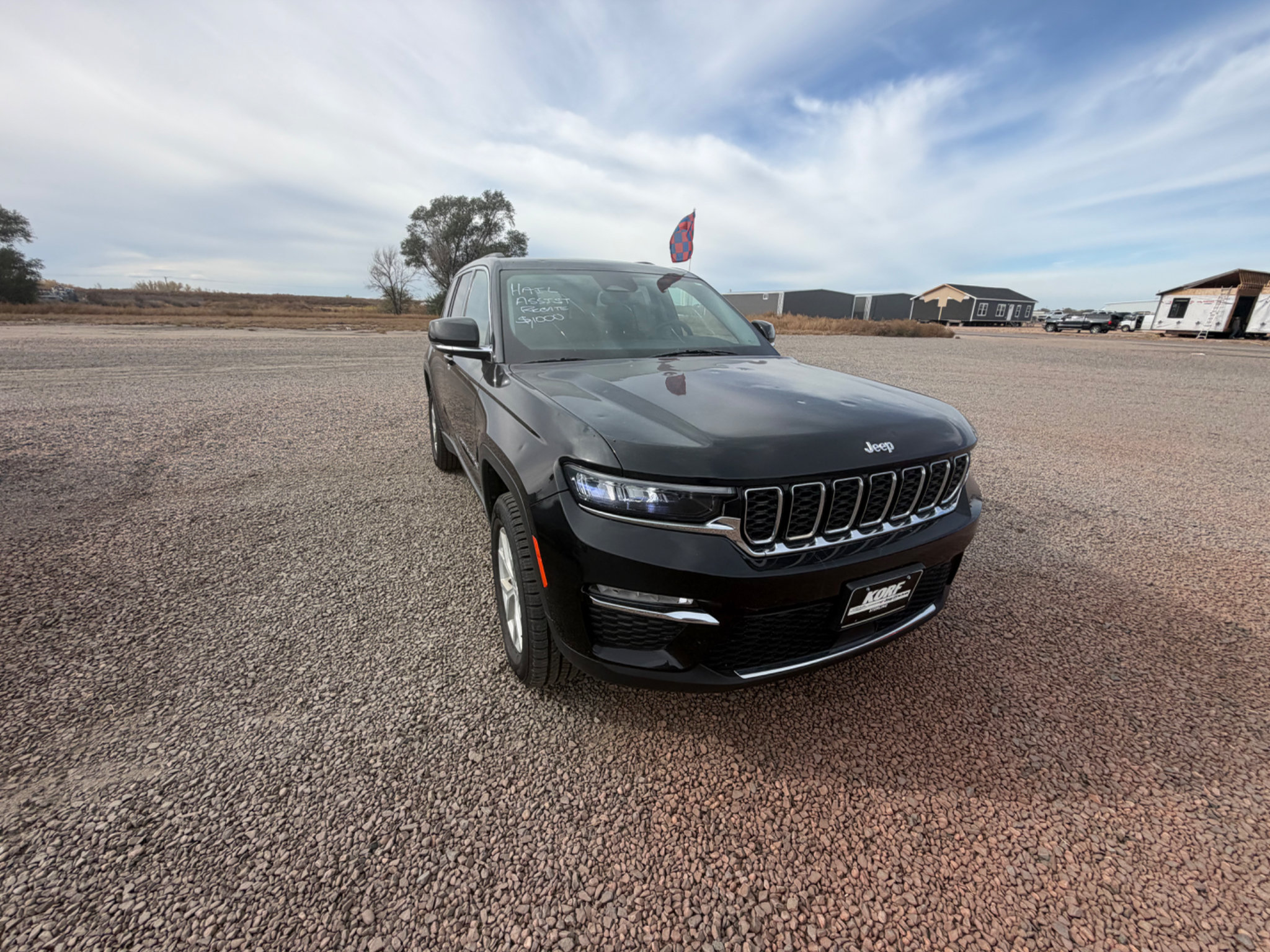 Used 2023 Jeep Grand Cherokee Limited AWD/4WD image 17
