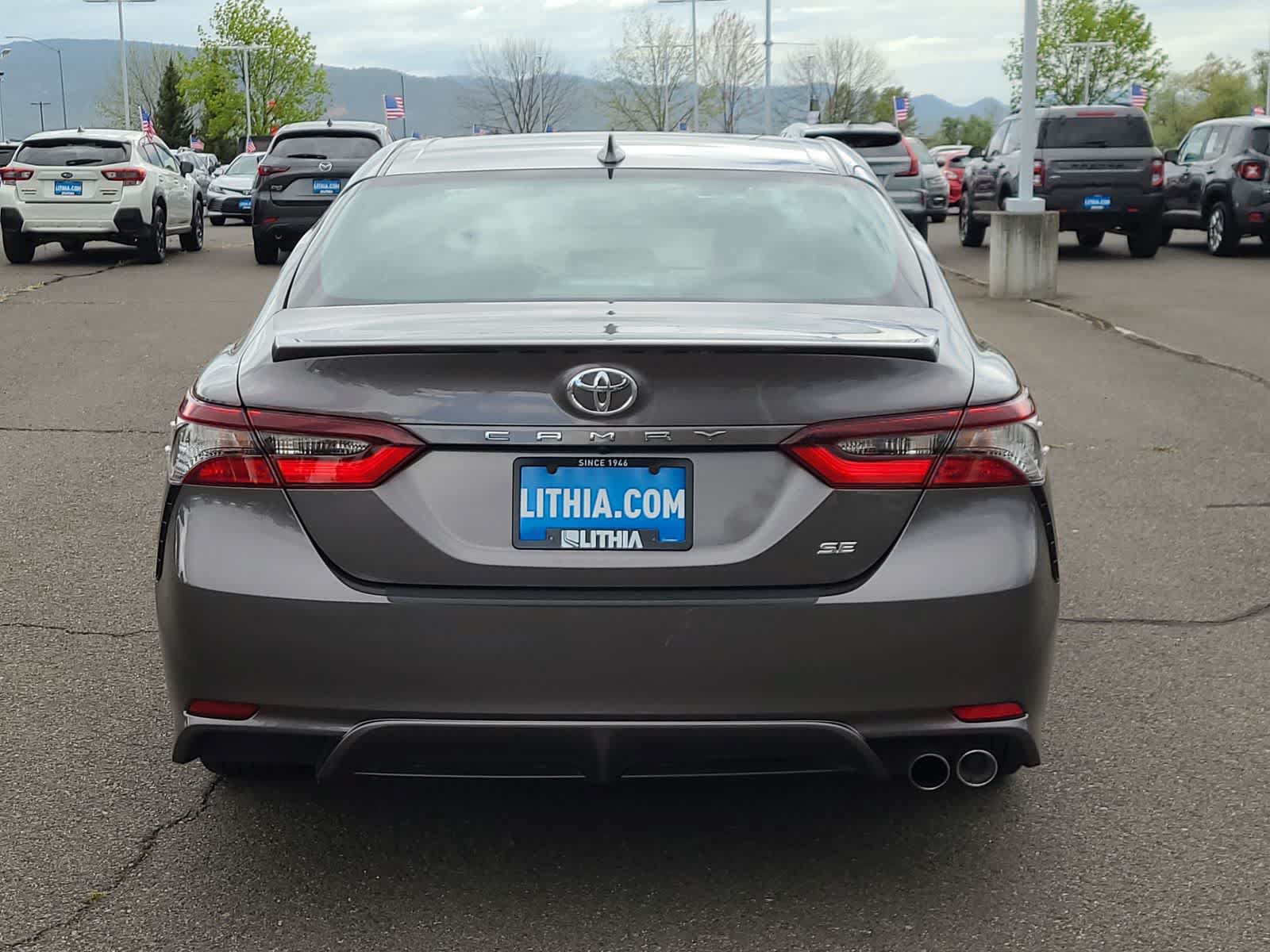 Used 2023 Toyota Camry SE w/ Cold Weather Package FWD image 13