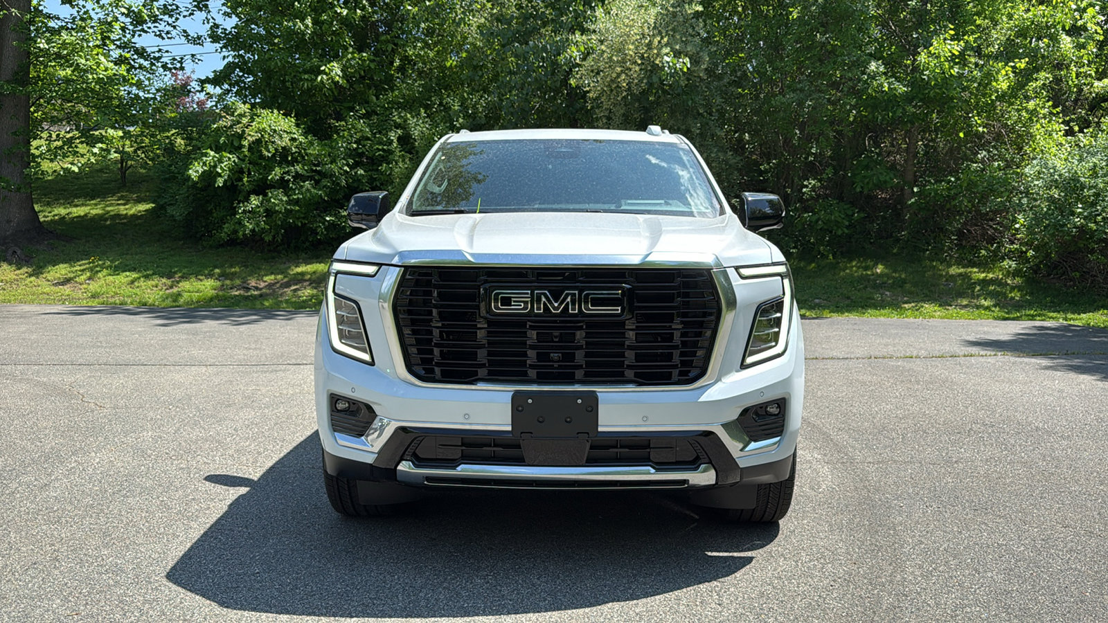 New 2026 GMC Yukon Denali w/ Denali Reserve Package AWD/4WD image 3