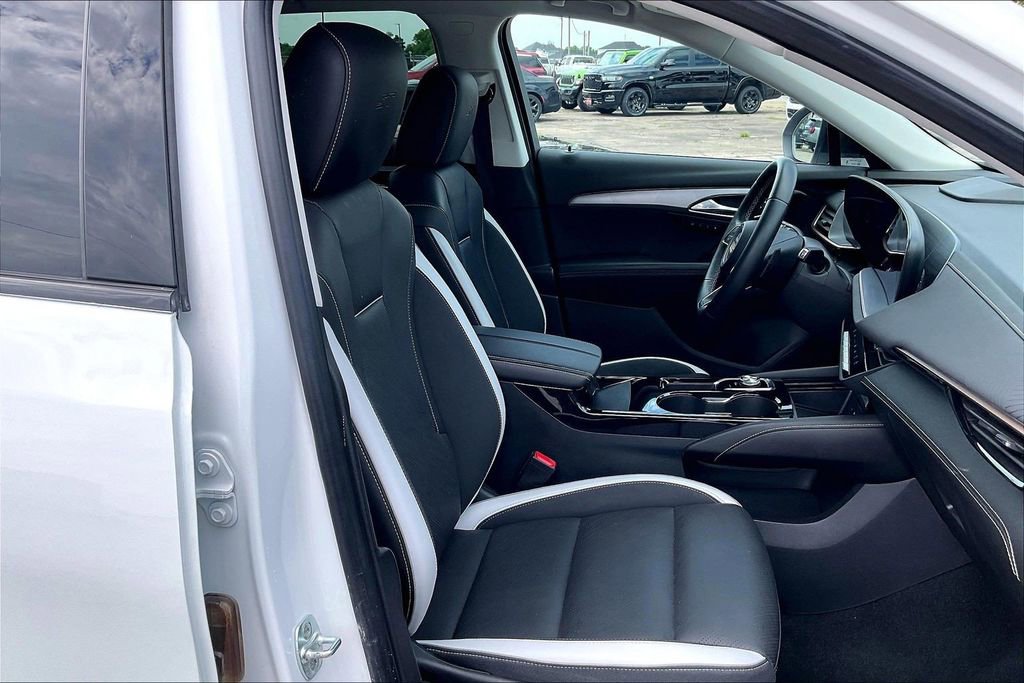 Used 2024 Buick Envision Sport Touring AWD/4WD image 30