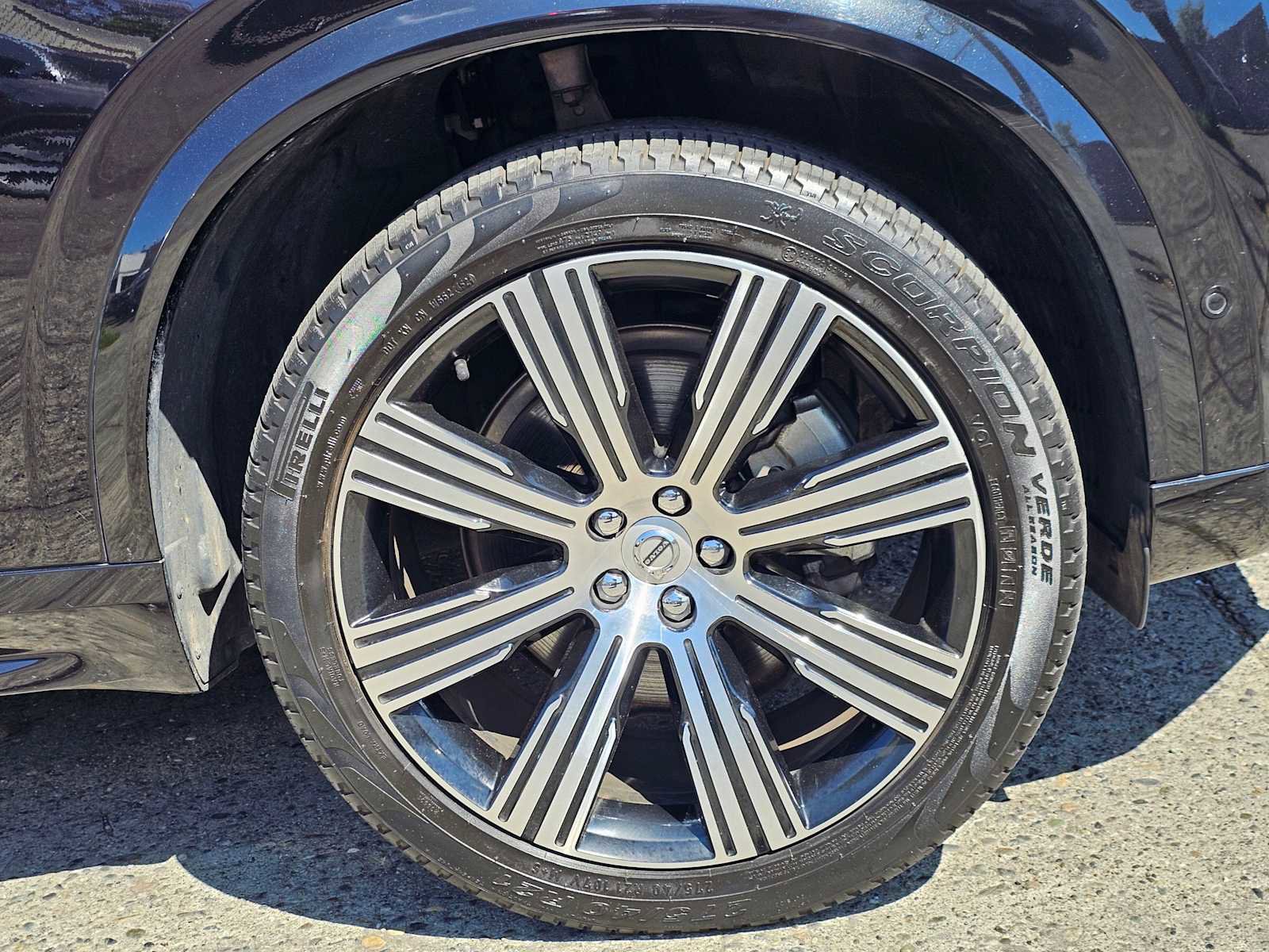 Used 2023 Volvo XC90 B6 Ultimate w/ Protection Package Premier AWD/4WD image 9