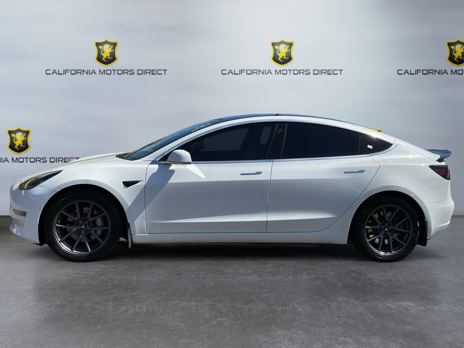 Used 2020 Tesla Model 3 Standard Range Plus RWD image 8