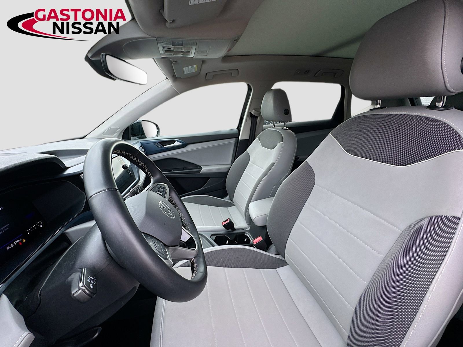 Used 2024 Volkswagen Taos SE image 27