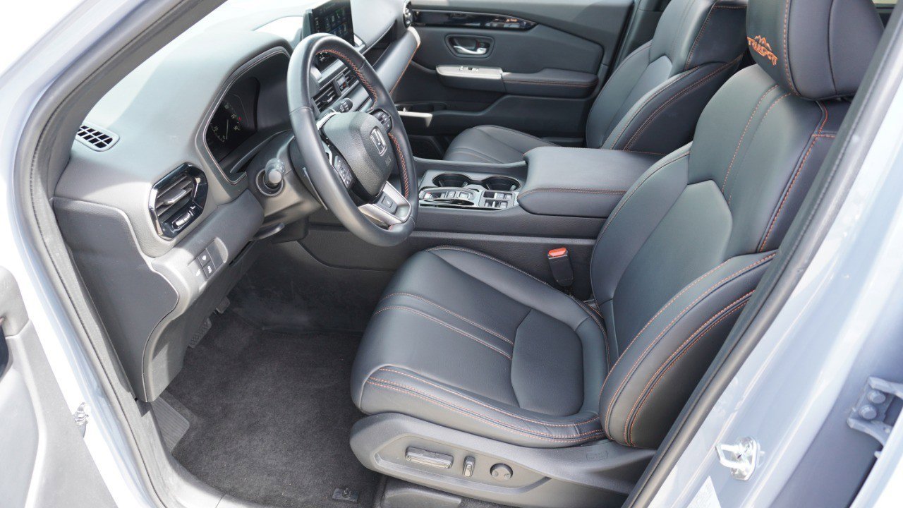 Used 2023 Honda Pilot TrailSport image 13