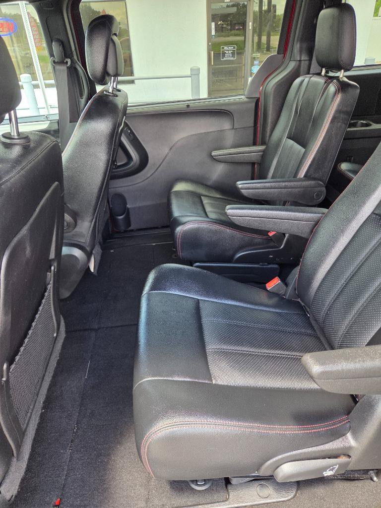 Used 2019 Dodge Grand Caravan GT FWD image 12