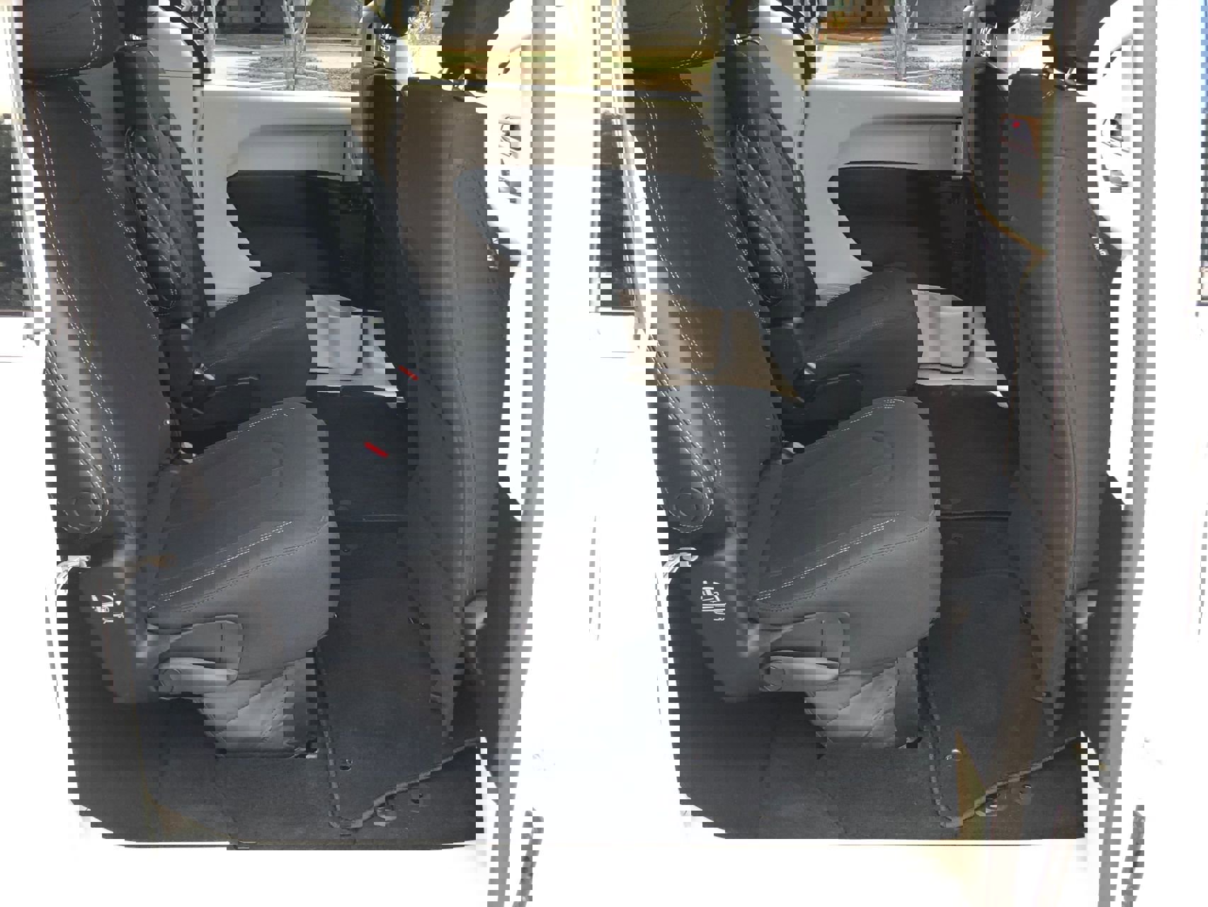 Used 2021 Chrysler Voyager LX image 18