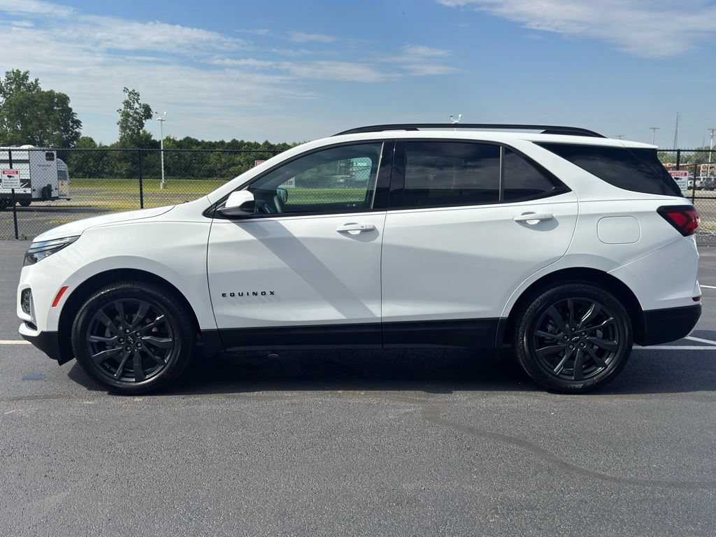 Used 2023 Chevrolet Equinox RS w/ LPO, Floor Liner Package FWD image 11