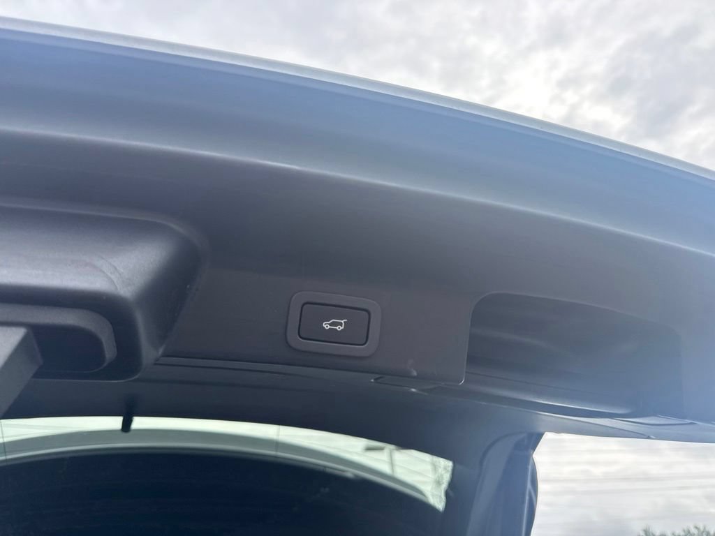 Used 2021 Jaguar F-PACE SVR AWD/4WD image 31