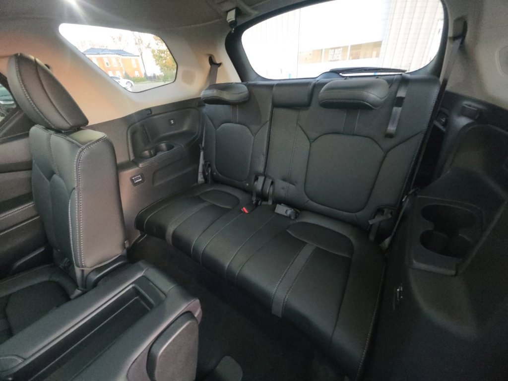 Used 2025 Honda Pilot Touring image 29