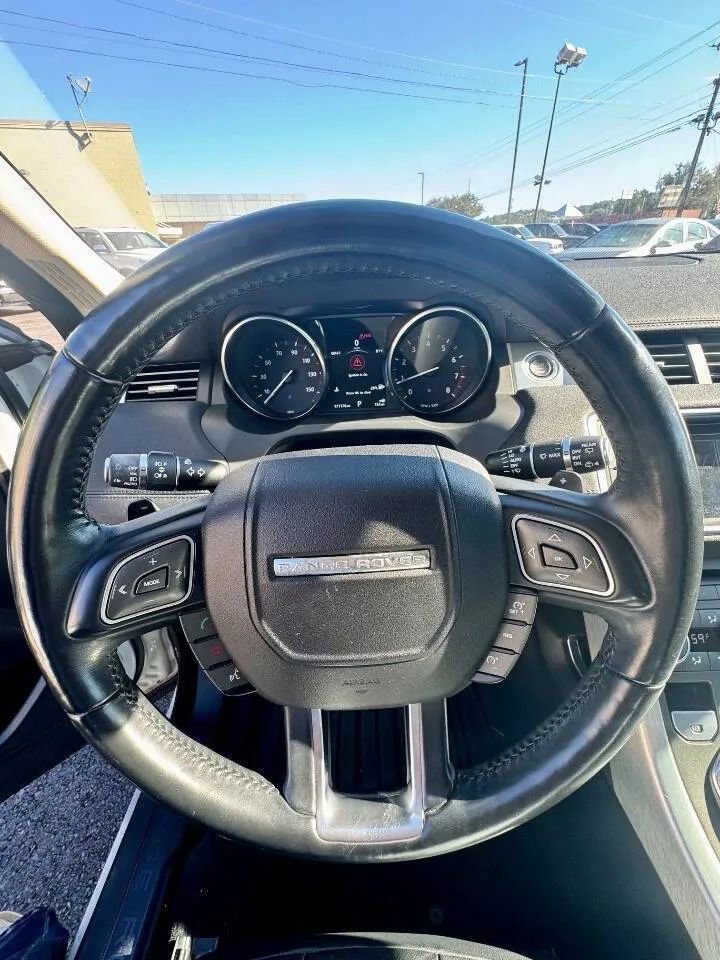 Used 2016 Land Rover Range Rover Evoque SE image 14