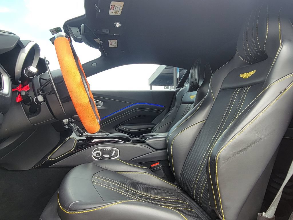 Used 2023 Aston Martin V8 Vantage Coupe RWD image 16