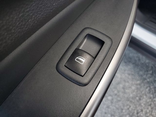 Certified 2022 Jeep Cherokee Limited w/ Elite Package AWD/4WD image 18