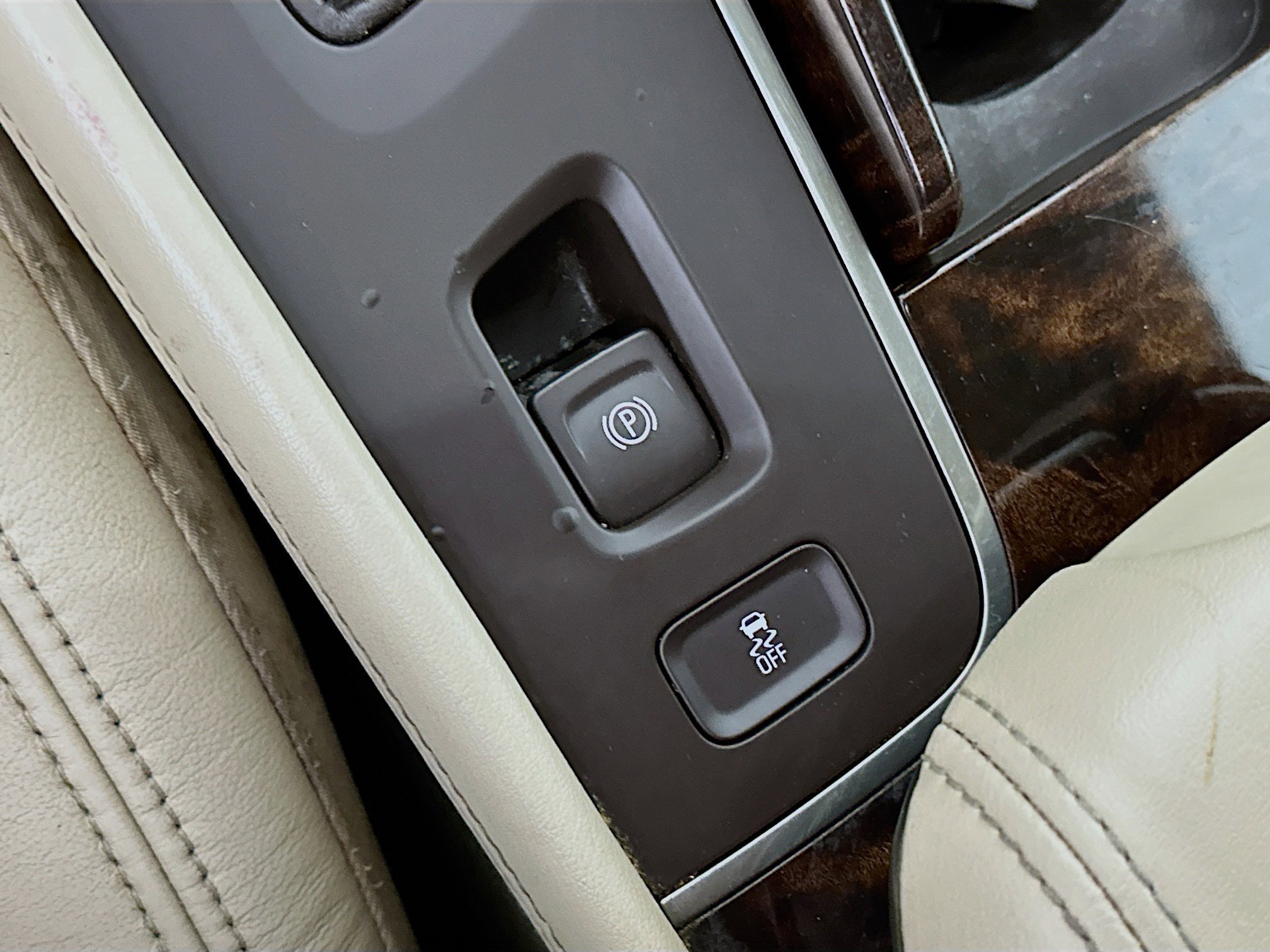 Used 2016 Buick LaCrosse Leather FWD image 25