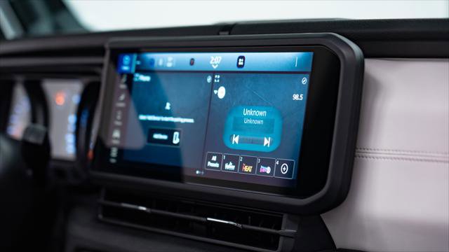 Used 2025 Jeep Gladiator Sport image 14