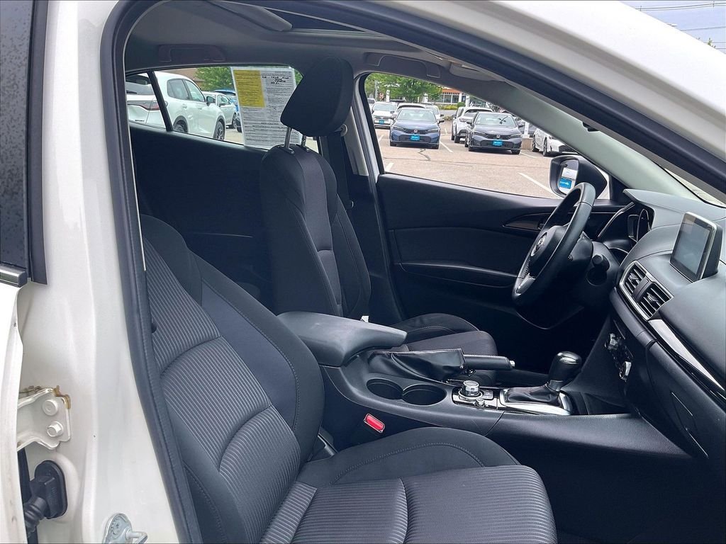 Used 2016 MAZDA MAZDA3 i Touring w/ Popular Equipment Package FWD image 11