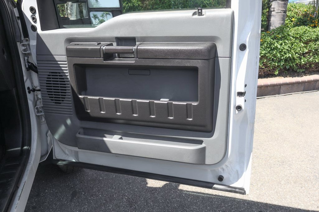 Used 2013 Ford F550 2WD Crew Cab Super Duty w/ Payload Upgrade Pkg image 34