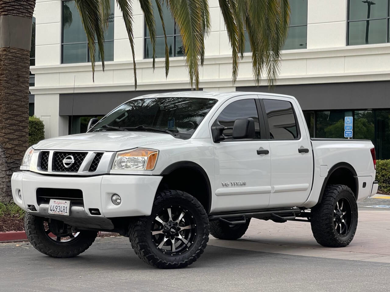 Used 2014 Nissan Titan PRO-4X image 2