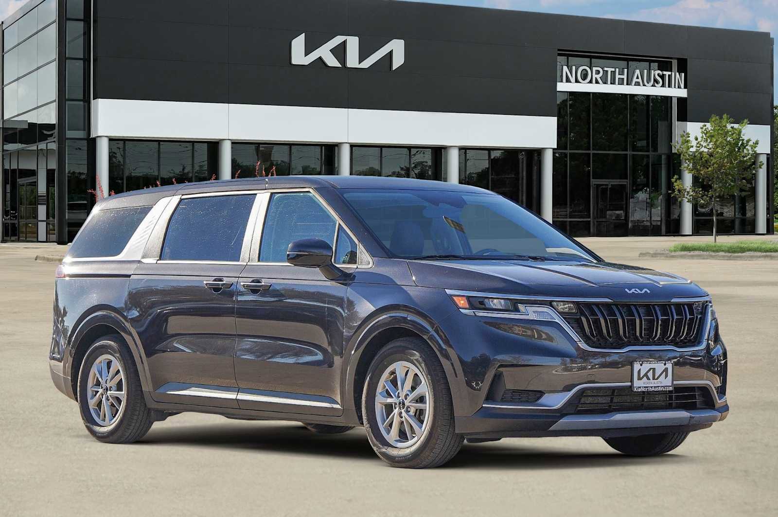 Certified 2024 Kia Carnival LX image 8