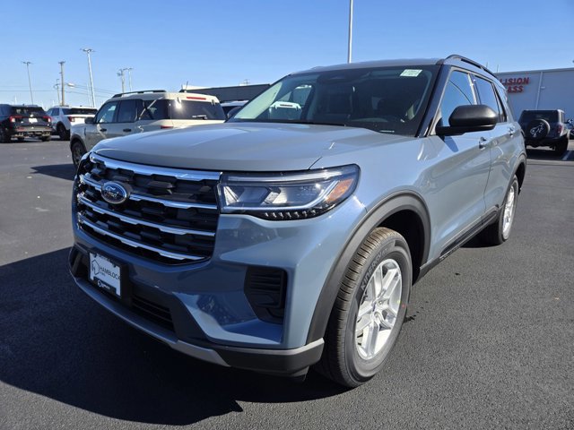 New 2026 Ford Explorer Active image 3