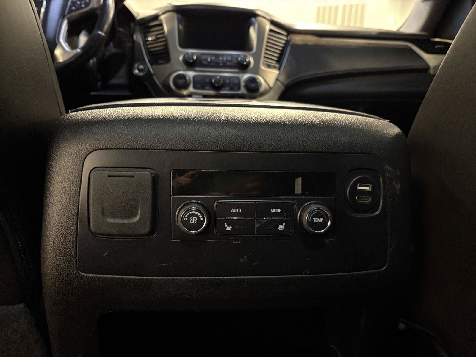 Used 2018 GMC Yukon Denali AWD/4WD image 32