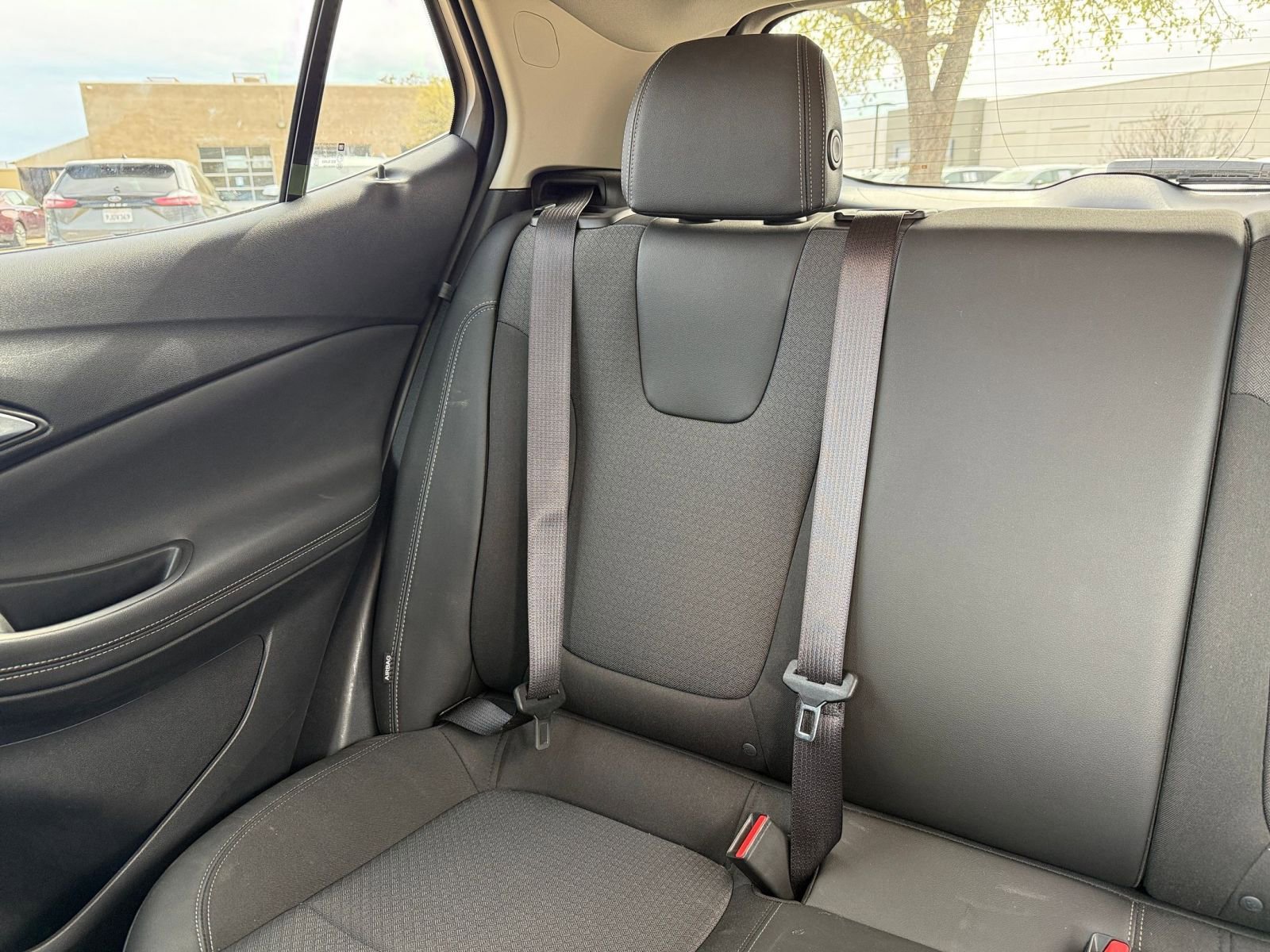 Used 2025 Buick Encore GX Preferred image 40