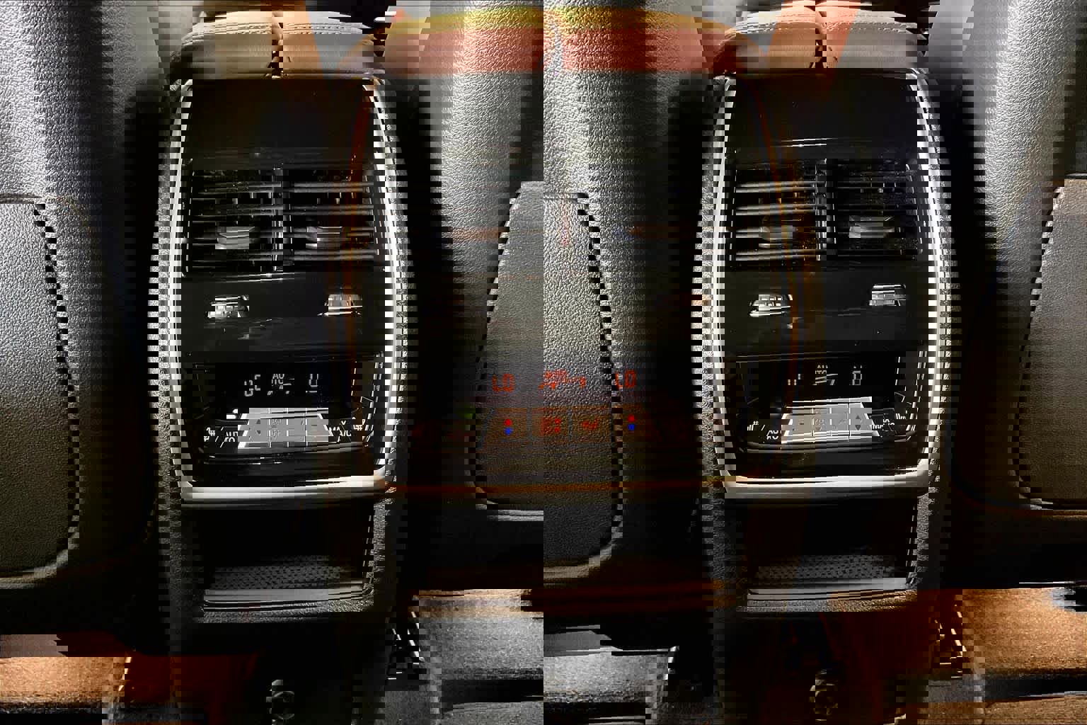 Used 2026 BMW X6 M60i image 33