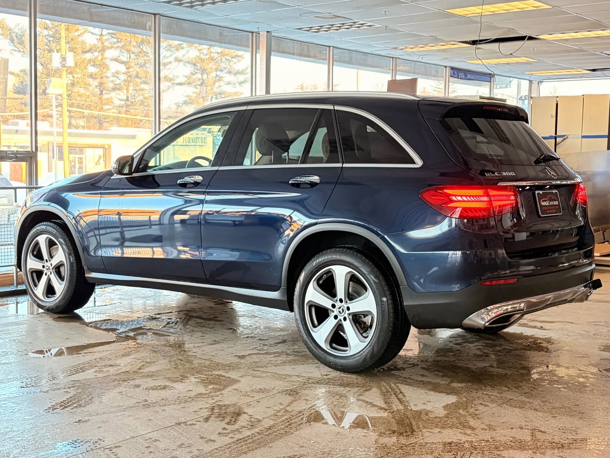 Used 2019 Mercedes-Benz GLC 300 4MATIC image 9