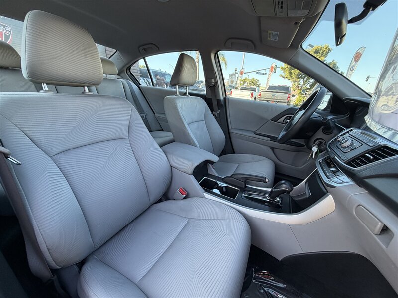 Used 2015 Honda Accord LX image 31