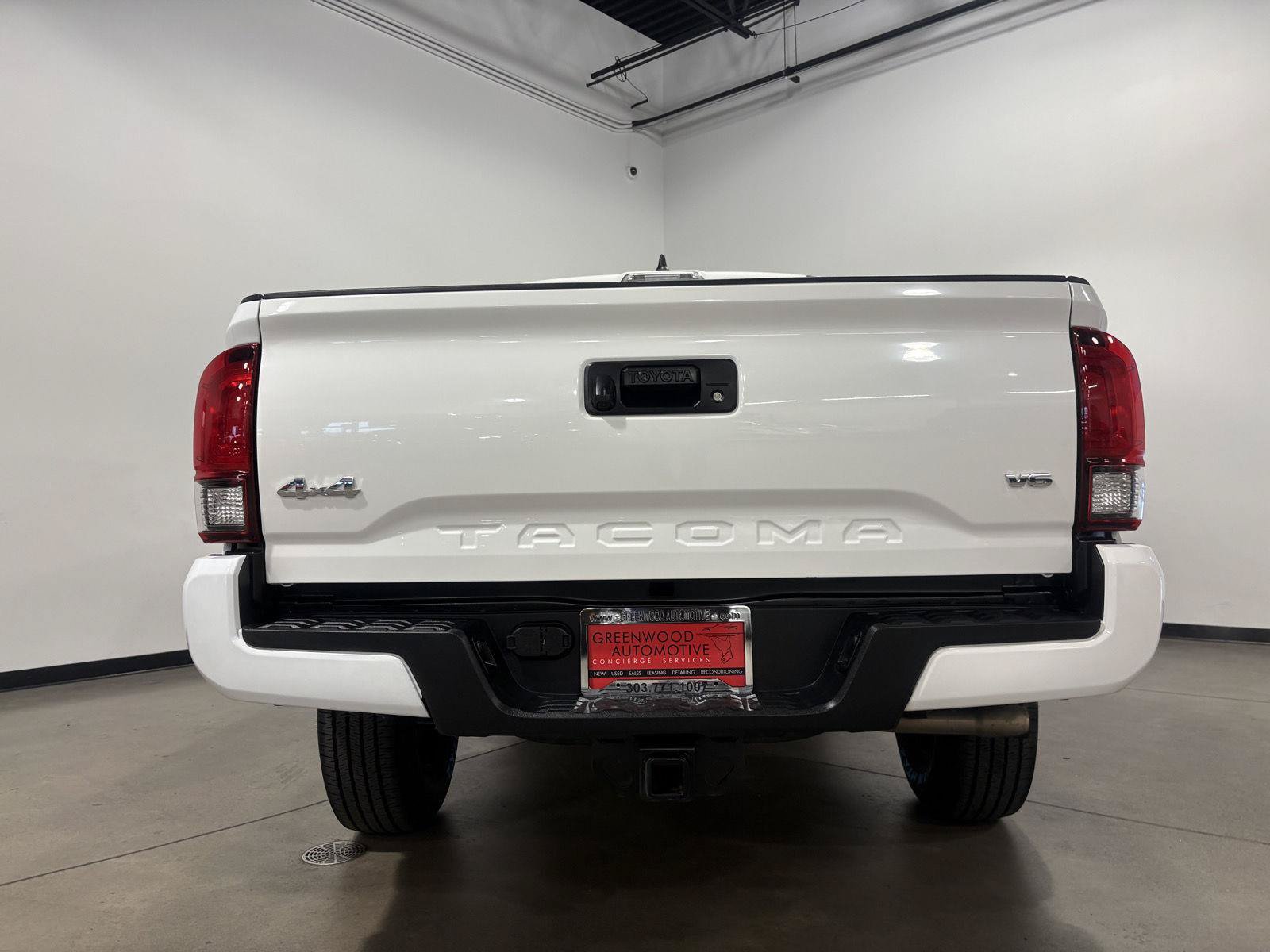 Used 2023 Toyota Tacoma SR5 w/ Technology Package AWD/4WD image 4