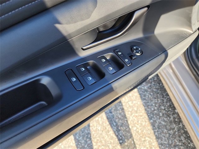 New 2025 Hyundai Elantra SEL image 13
