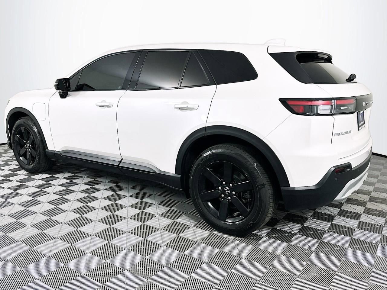 Used 2024 Honda Prologue EX image 8
