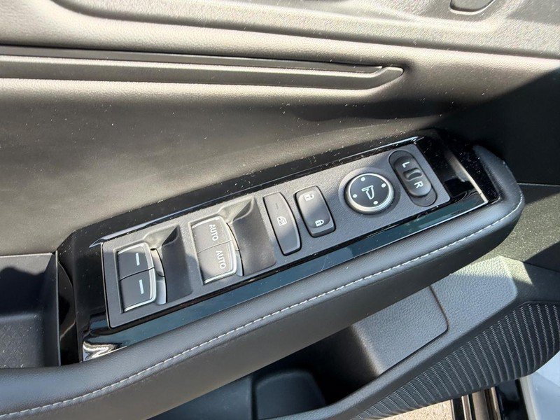 Used 2025 Honda Accord Touring image 18