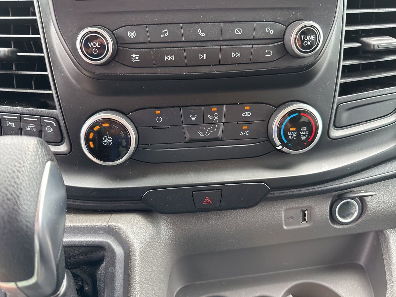 Used 2023 Ford Transit 250 Medium Roof image 22