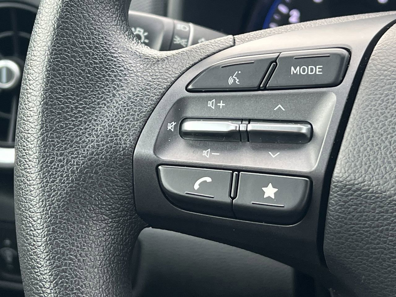 Used 2023 Hyundai Kona SEL image 13