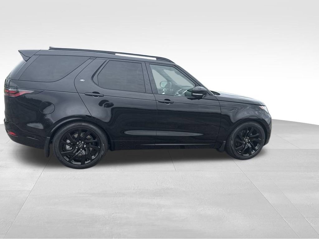 Used 2025 Land Rover Discovery Dynamic SE AWD/4WD image 6