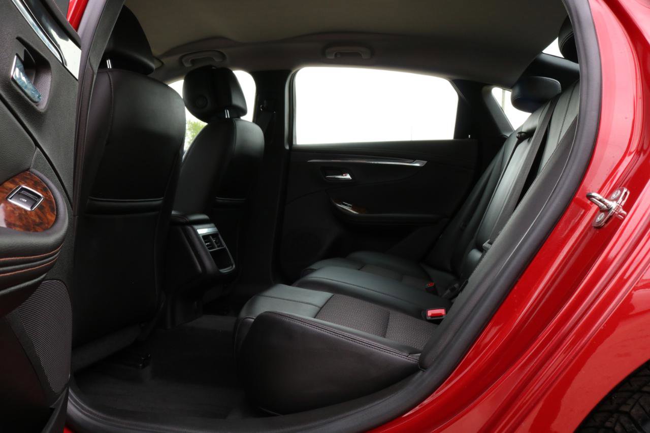 Used 2014 Chevrolet Impala LT w/ Convenience Package image 29