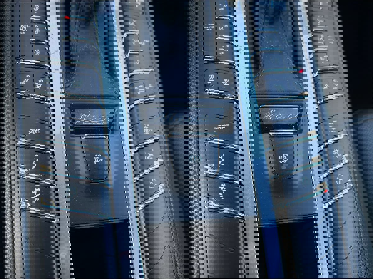 Used 2017 Porsche Macan Turbo image 36