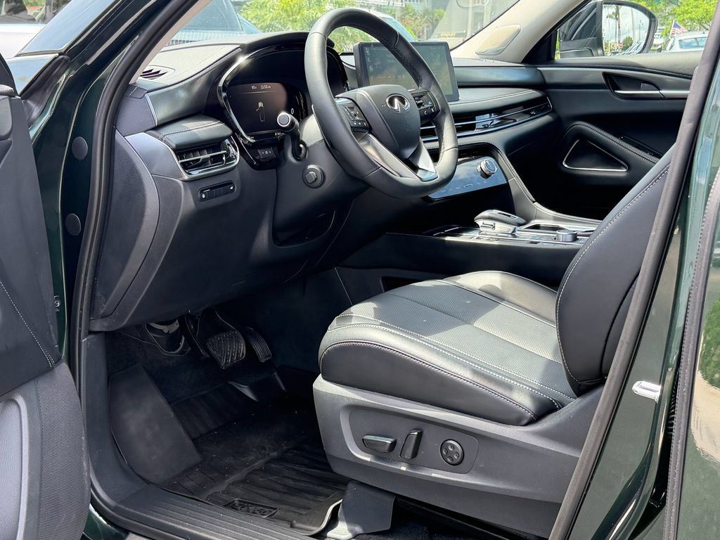 Used 2026 INFINITI QX60 Luxe w/ Cargo Package FWD image 13