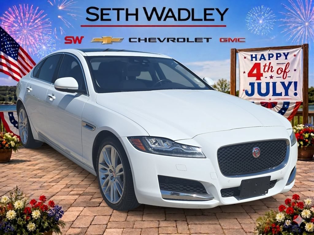 Used 2017 Jaguar XF Prestige RWD image 1