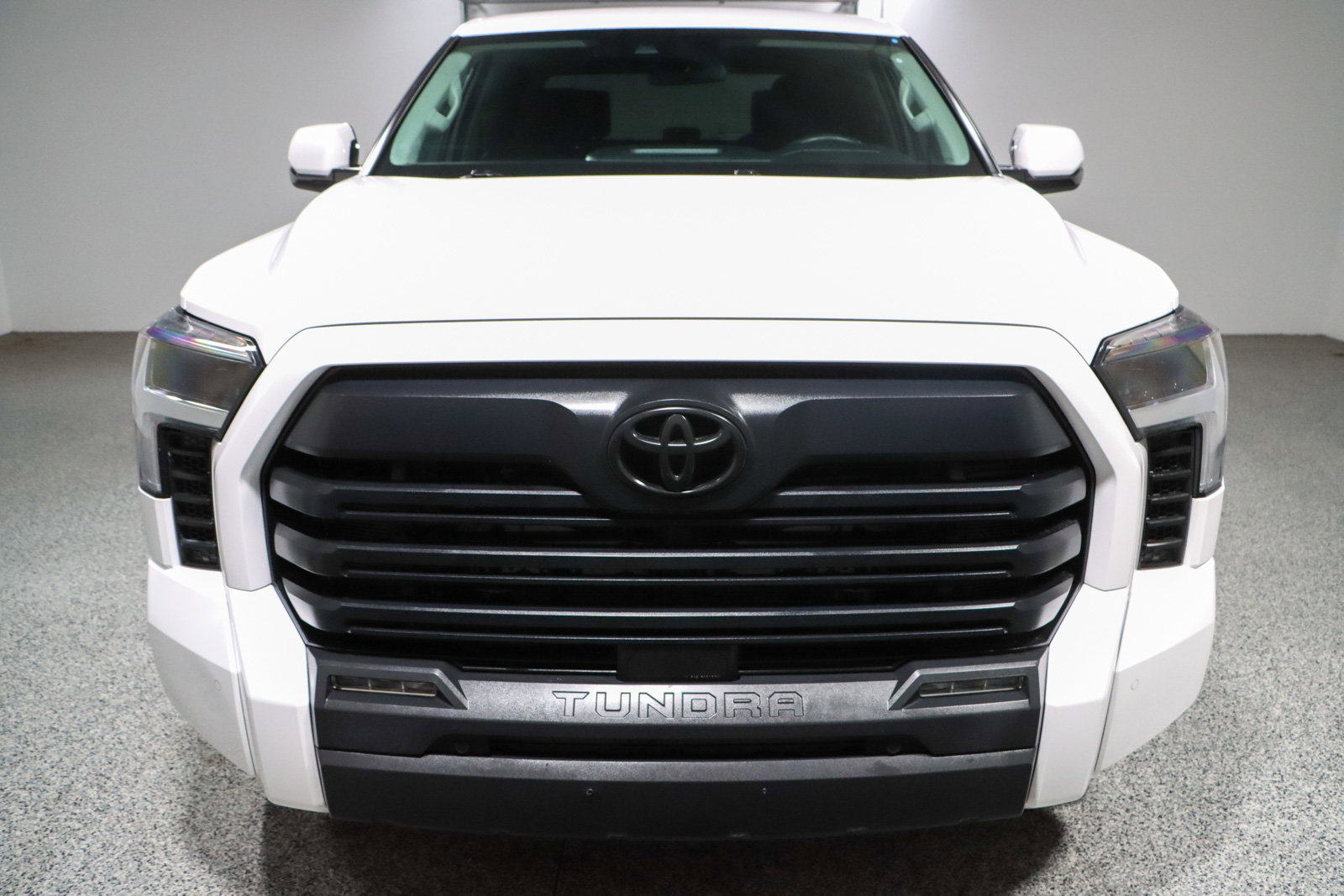 Used 2024 Toyota Tundra SR5 w/ SR5 Convenience Package AWD/4WD image 4
