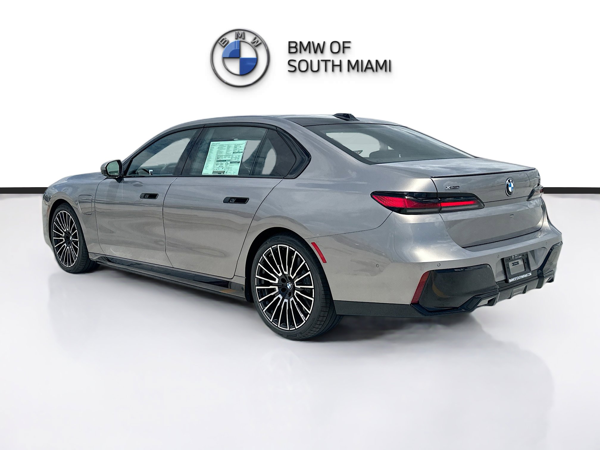 New 2025 BMW 750e xDrive w/ Executive Package image 4