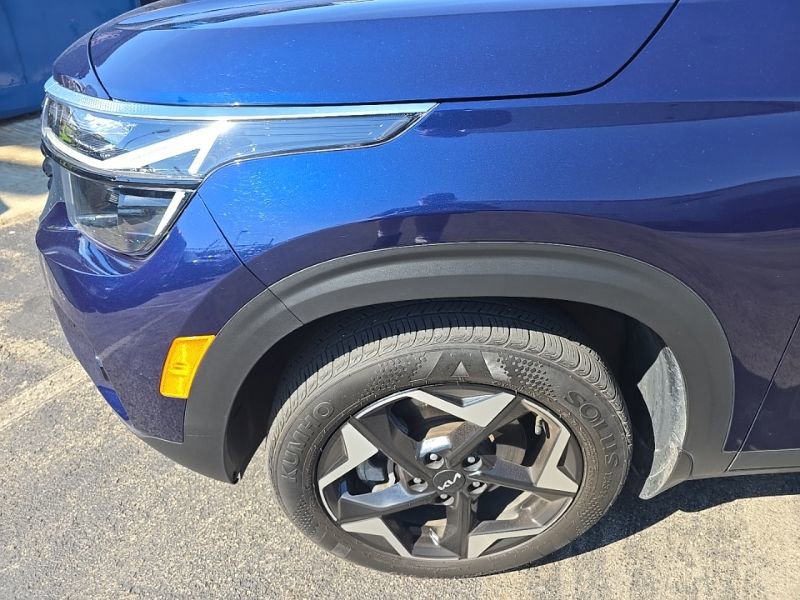 Certified 2024 Kia Seltos EX AWD/4WD image 10