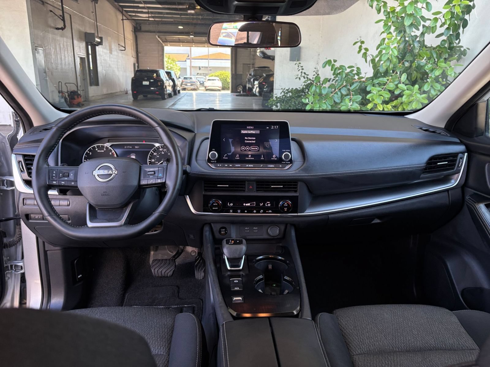 Used 2025 Nissan Rogue SV FWD image 35