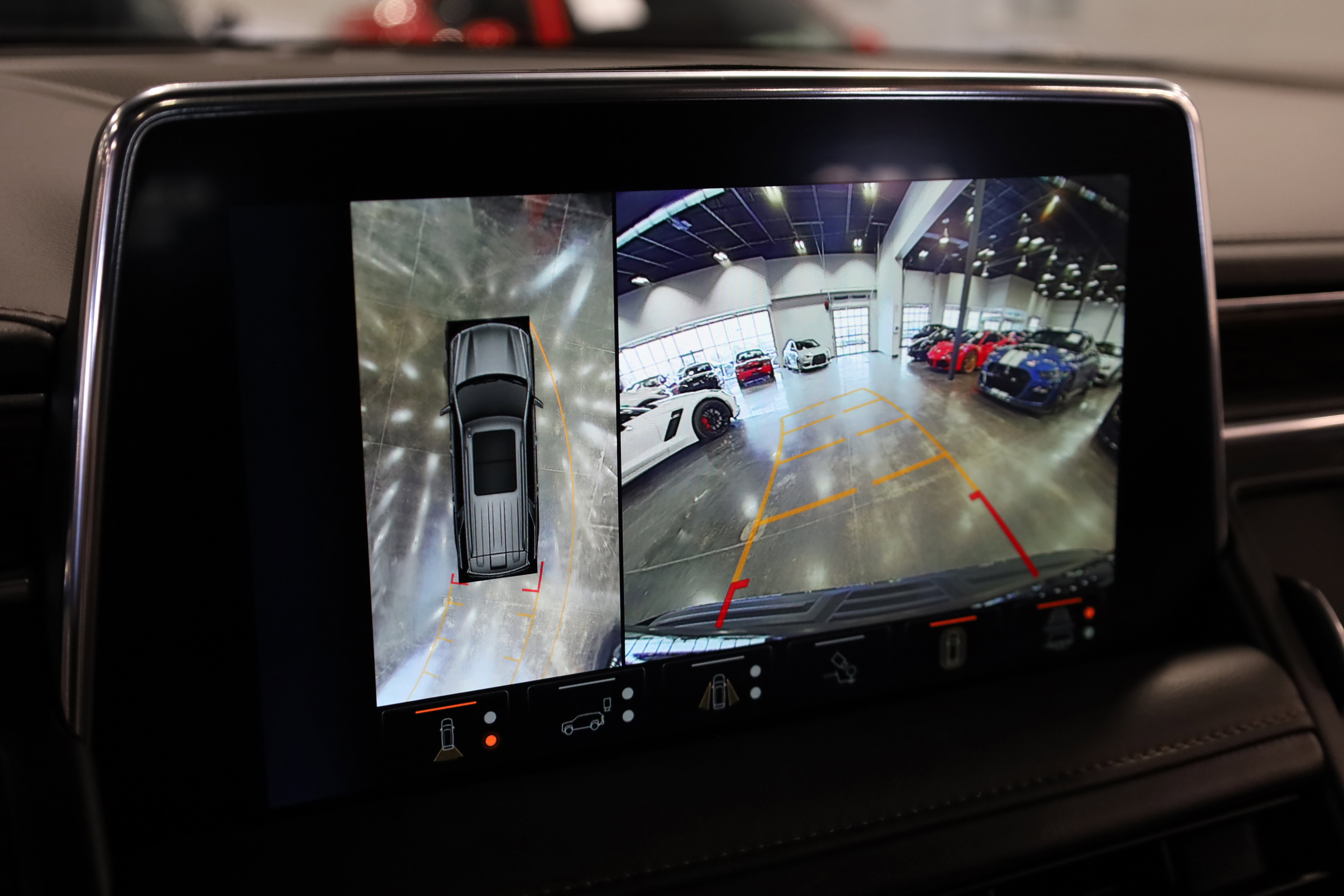 Used 2024 Chevrolet Suburban High Country w/ Advanced Technology Package image 28