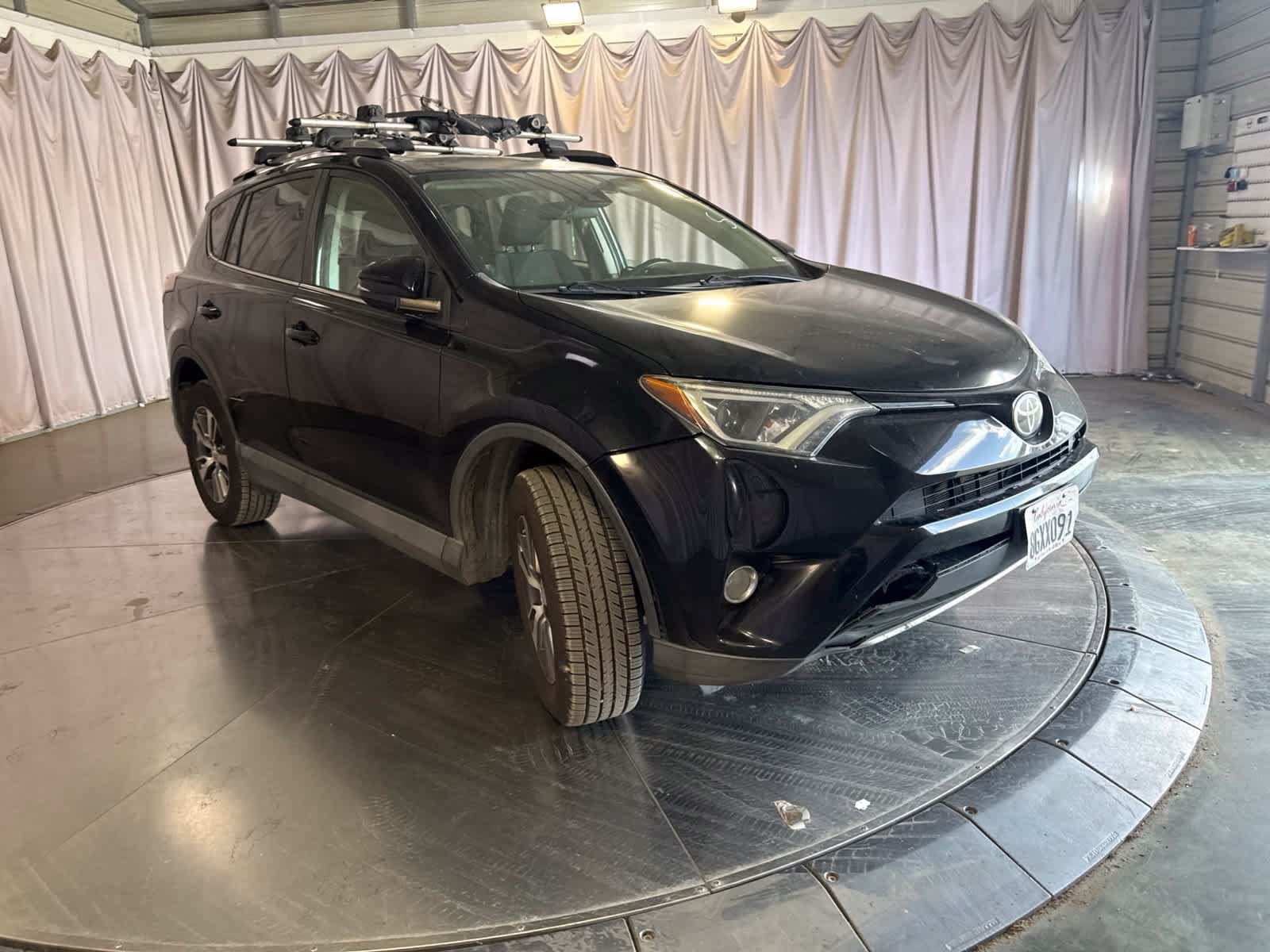 Used 2018 Toyota RAV4 XLE FWD image 3