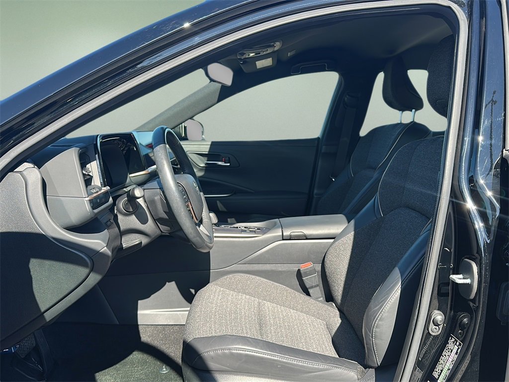 Used 2023 Toyota Crown XLE image 9